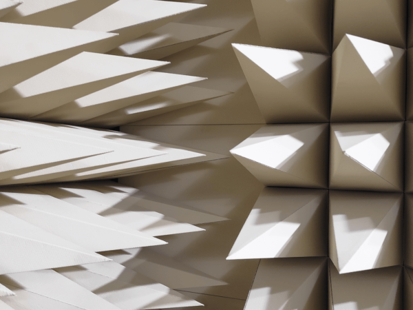 Широкополосный радиопоглощающий материал пирамидального и плоского типа Широкополосный радиопоглощающий материал пирамидального и плоского типа