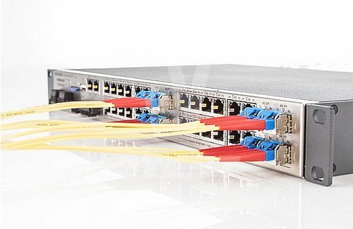 Описание Промышленные коммутаторы 25-портовые Gigabit Ethernet в 19" стойку MICROSENS Profi Line с поддержкой POE+ и SFP